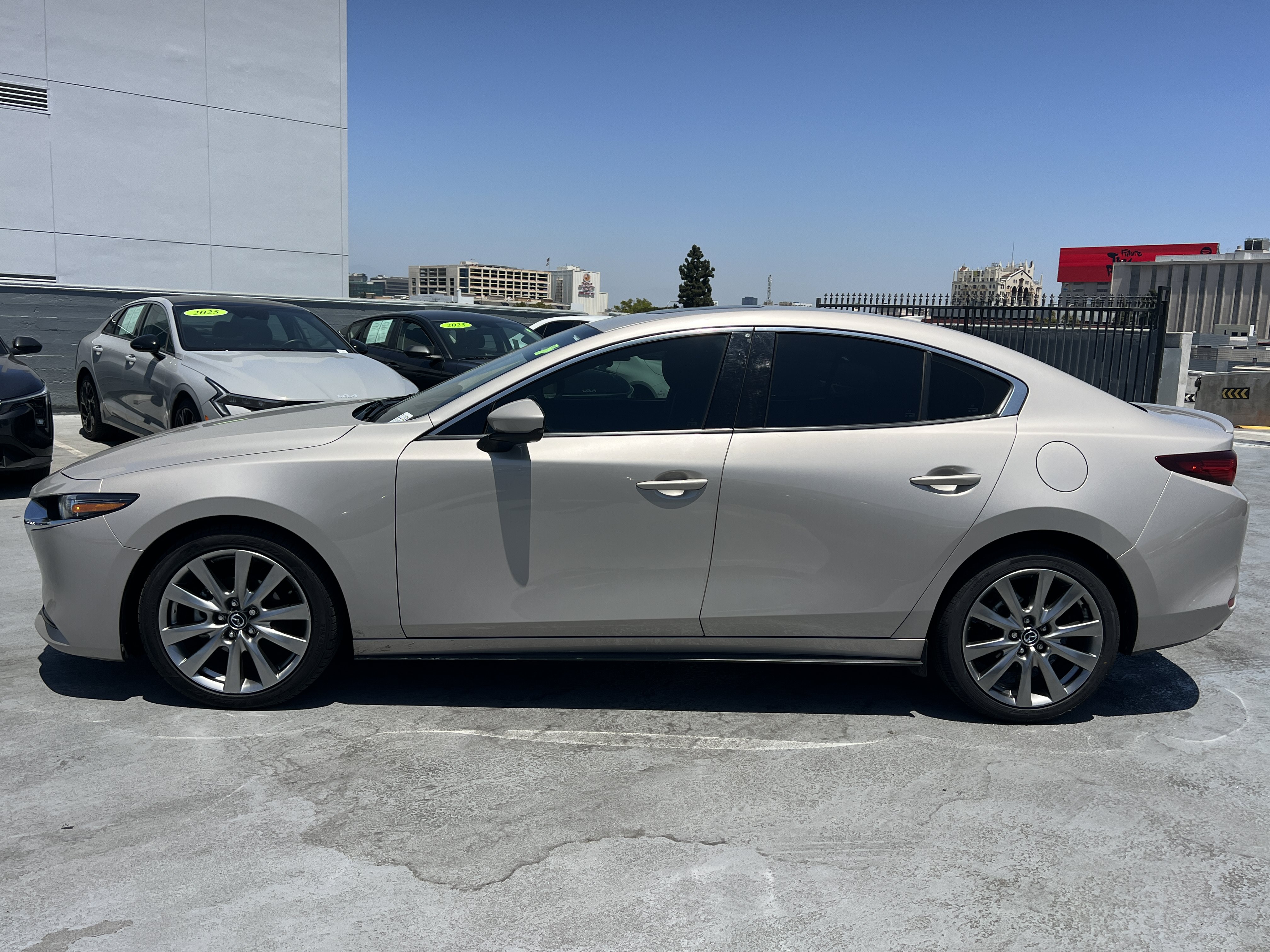 Used 2022 MAZDA MAZDA3 s FWD image 3