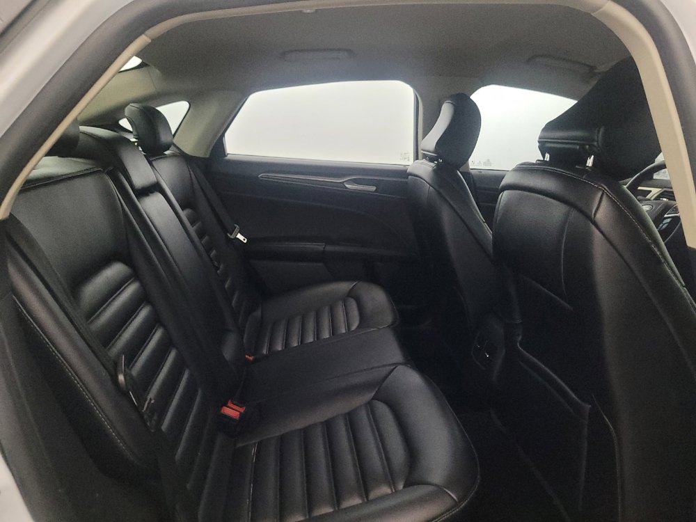 Used 2020 Ford Fusion SEL FWD image 19