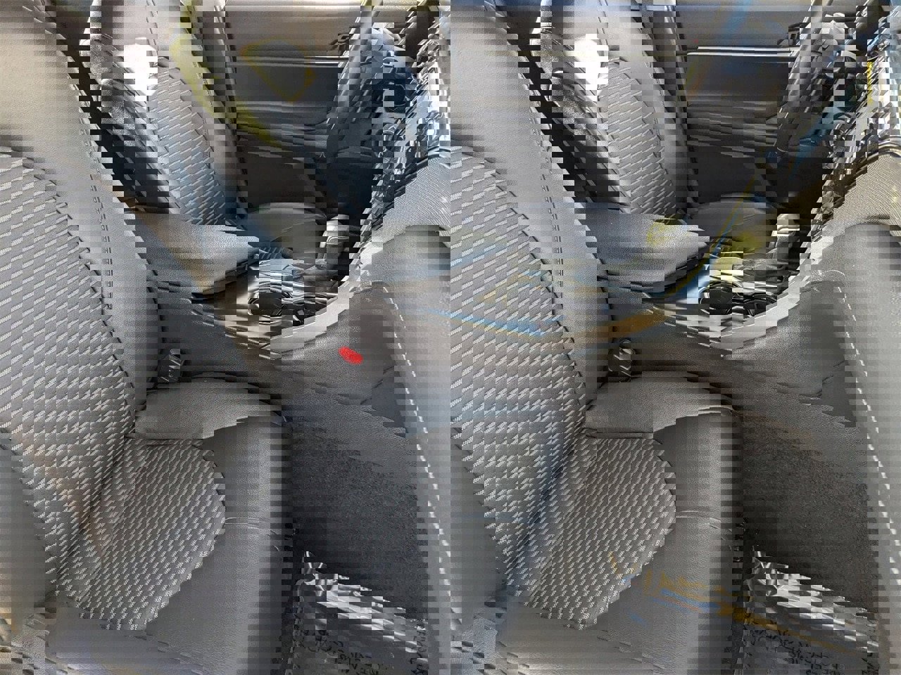 Used 2020 Toyota Camry image 8