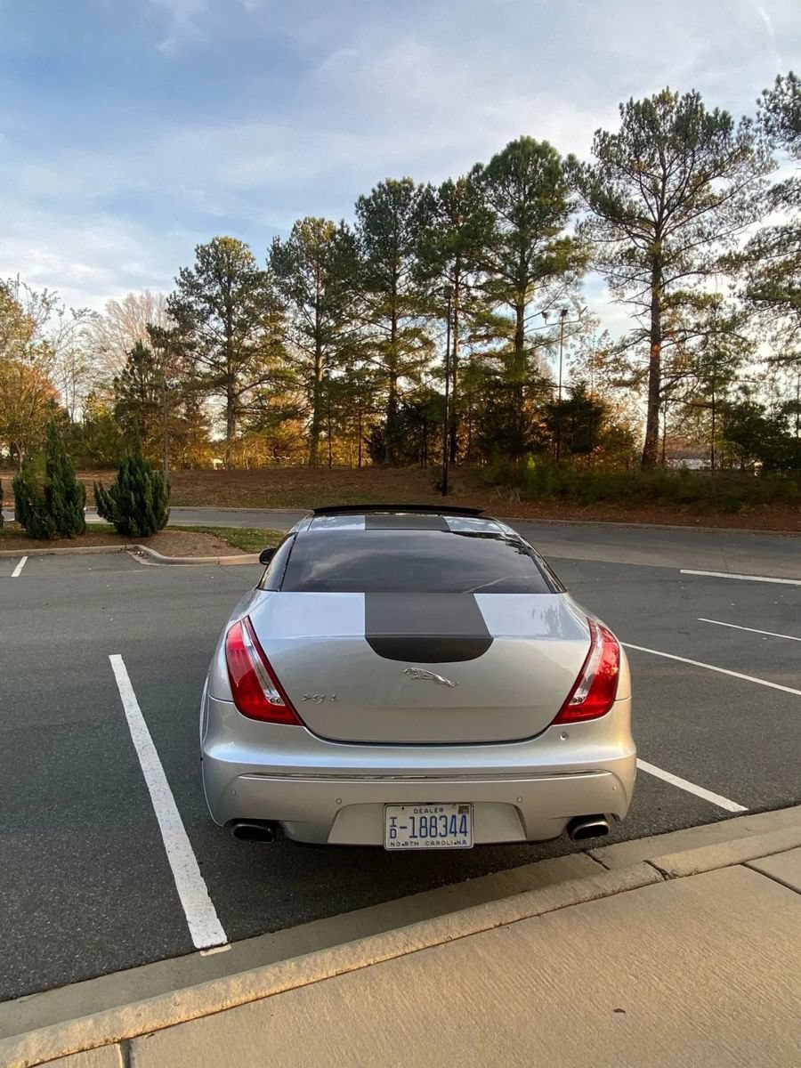 Used 2011 Jaguar XJ L Supercharged RWD image 2