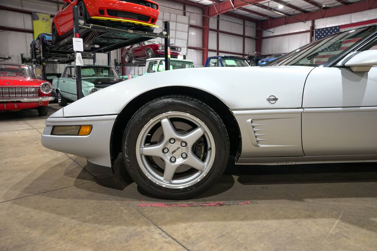 Used 1996 Chevrolet Corvette Convertible RWD image 3
