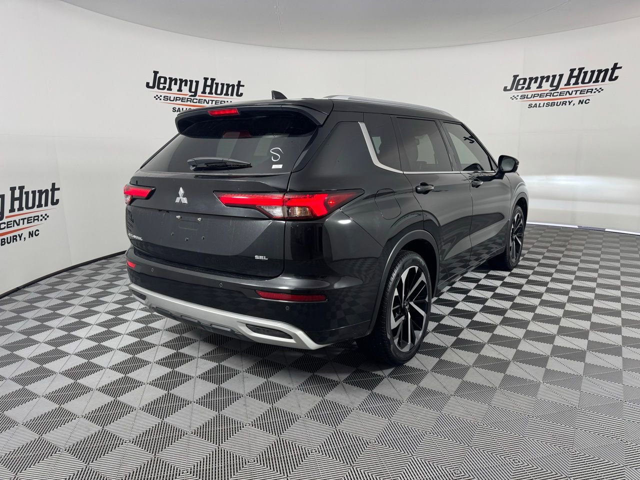 Used 2024 Mitsubishi Outlander SEL image 9