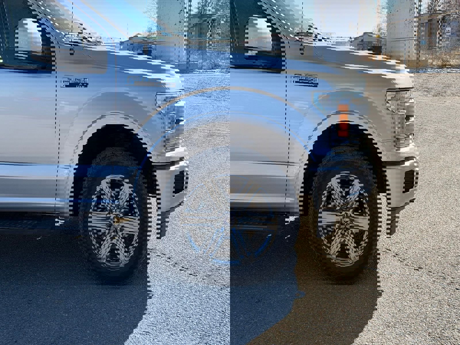 Used 2019 Ford F150 Lariat image 4