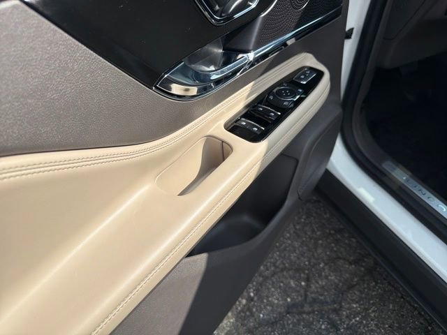 Used 2024 Lincoln Corsair AWD w/ Equipment Group 101A image 16