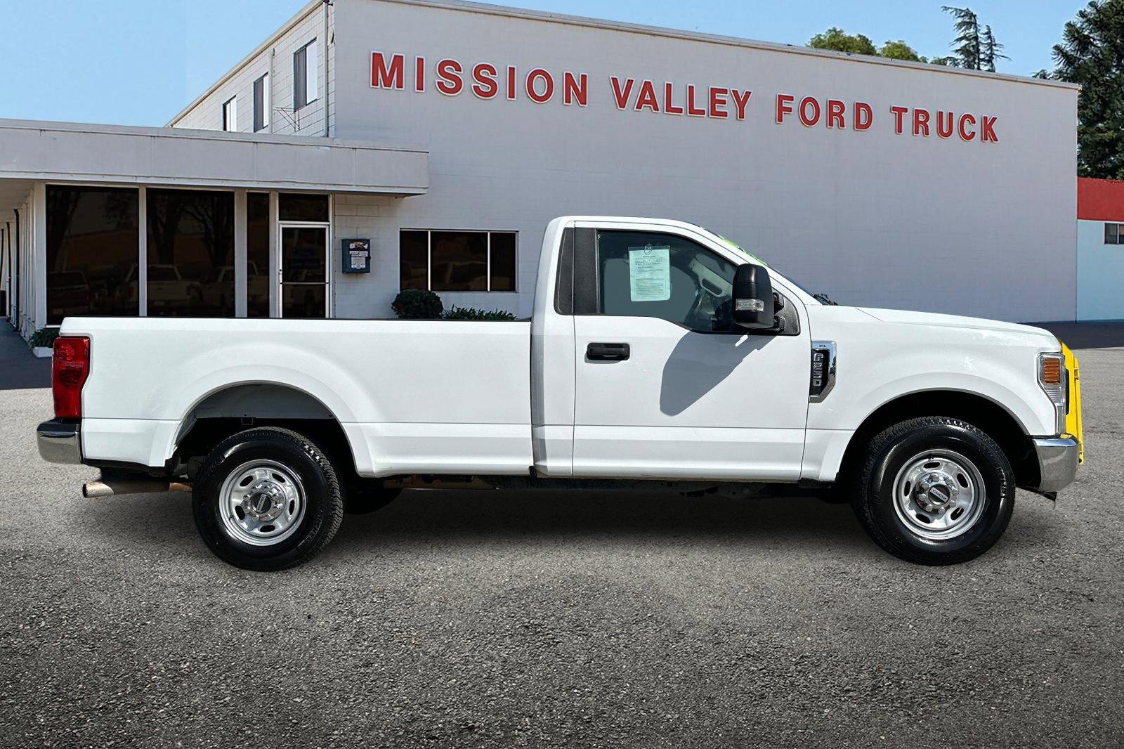 Used 2022 Ford F250 XL w/ Power Equipment Group image 3