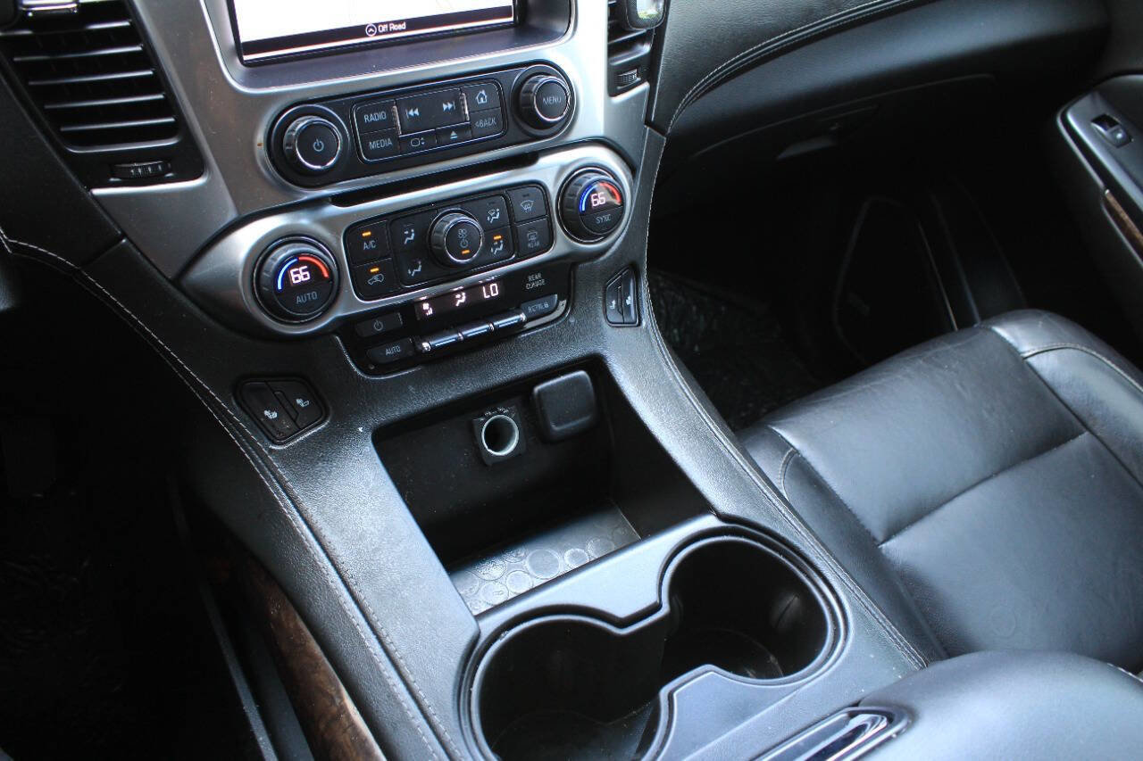 Used 2017 Chevrolet Suburban LT image 23