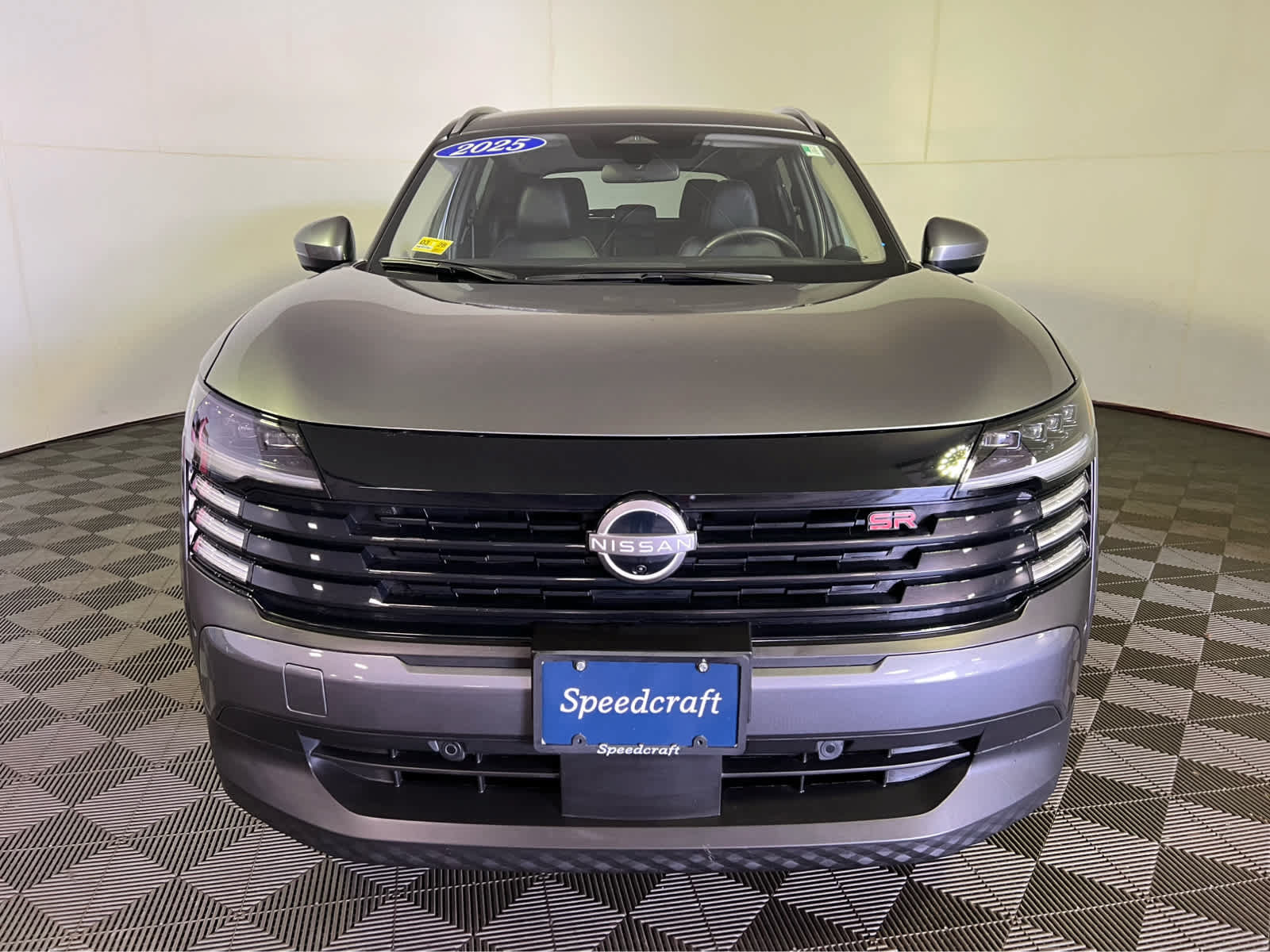 Used 2025 Nissan Kicks SR FWD image 2