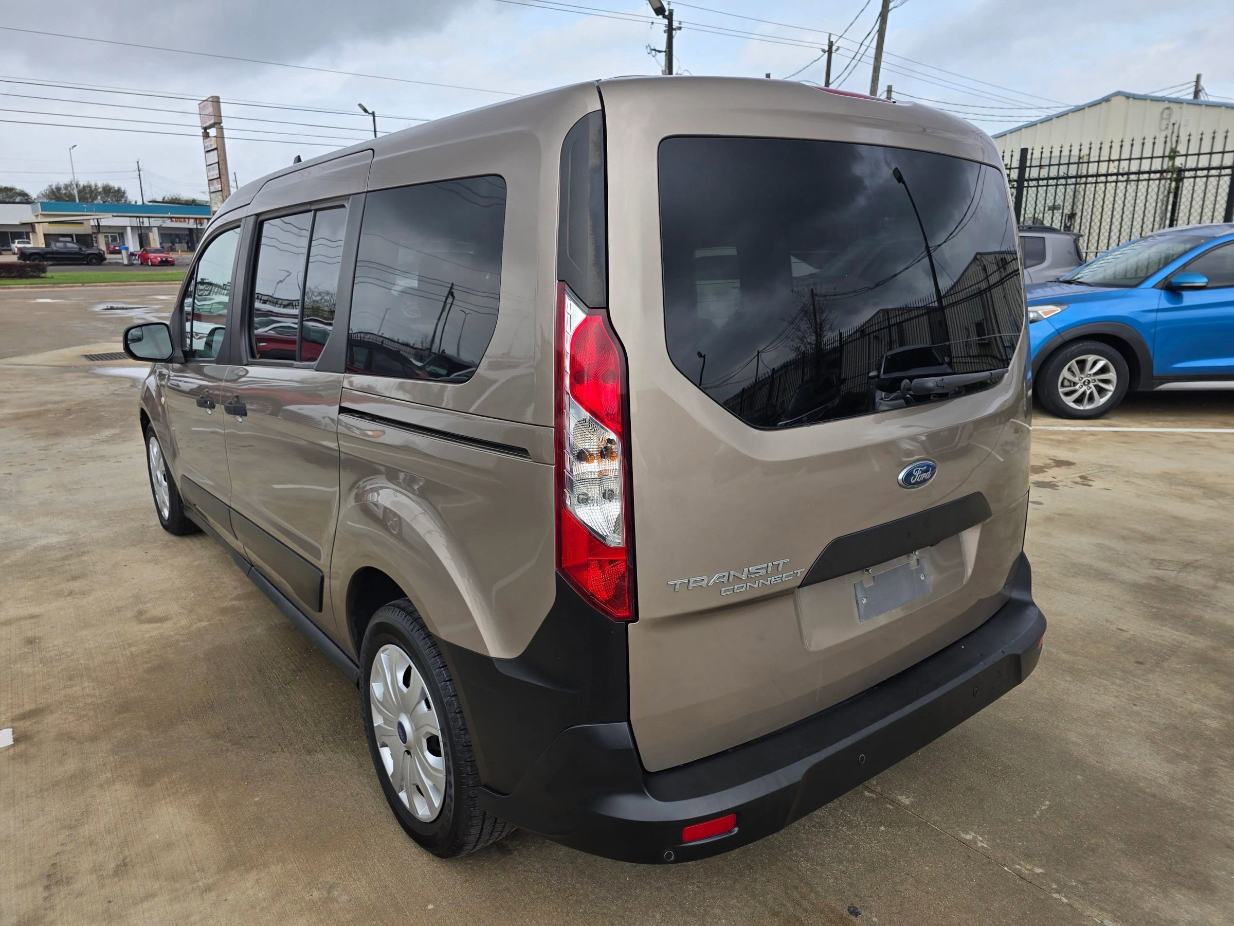 Used 2021 Ford Transit Connect XL image 4