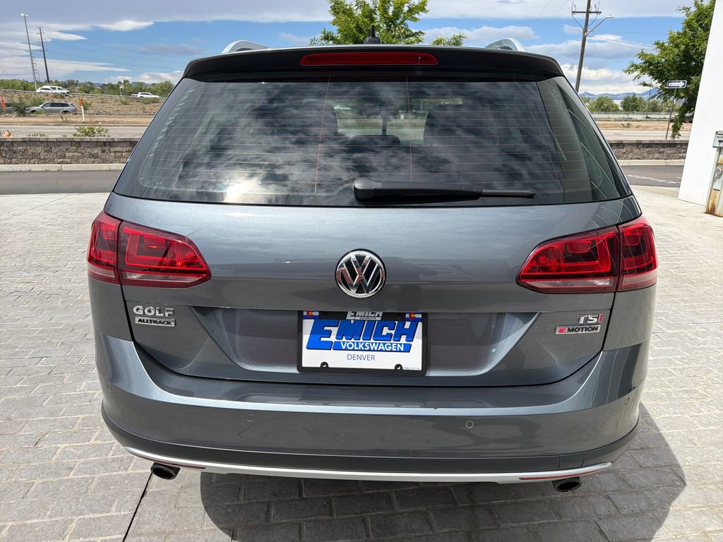 Used 2017 Volkswagen Golf Alltrack SE AWD/4WD image 4