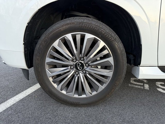 Used 2025 INFINITI QX80 Sensory image 15