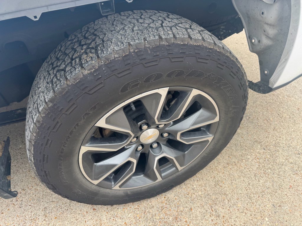 Used 2024 Chevrolet Silverado 1500 LT image 12