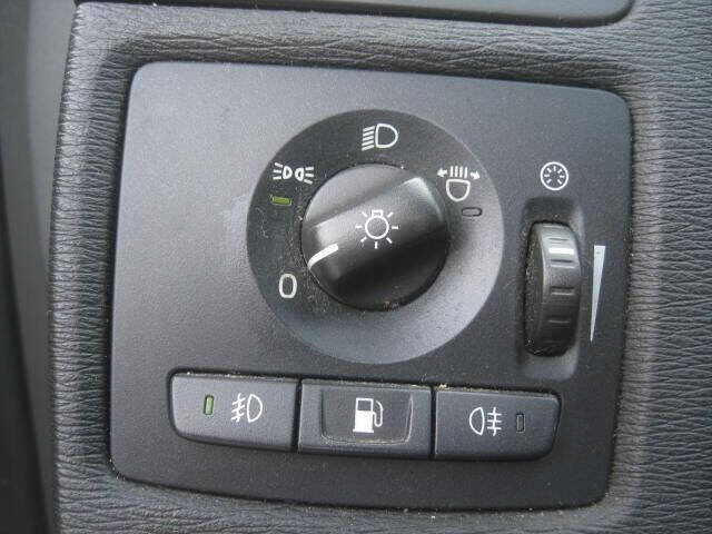 Used 2011 Volvo C70 T5 image 29