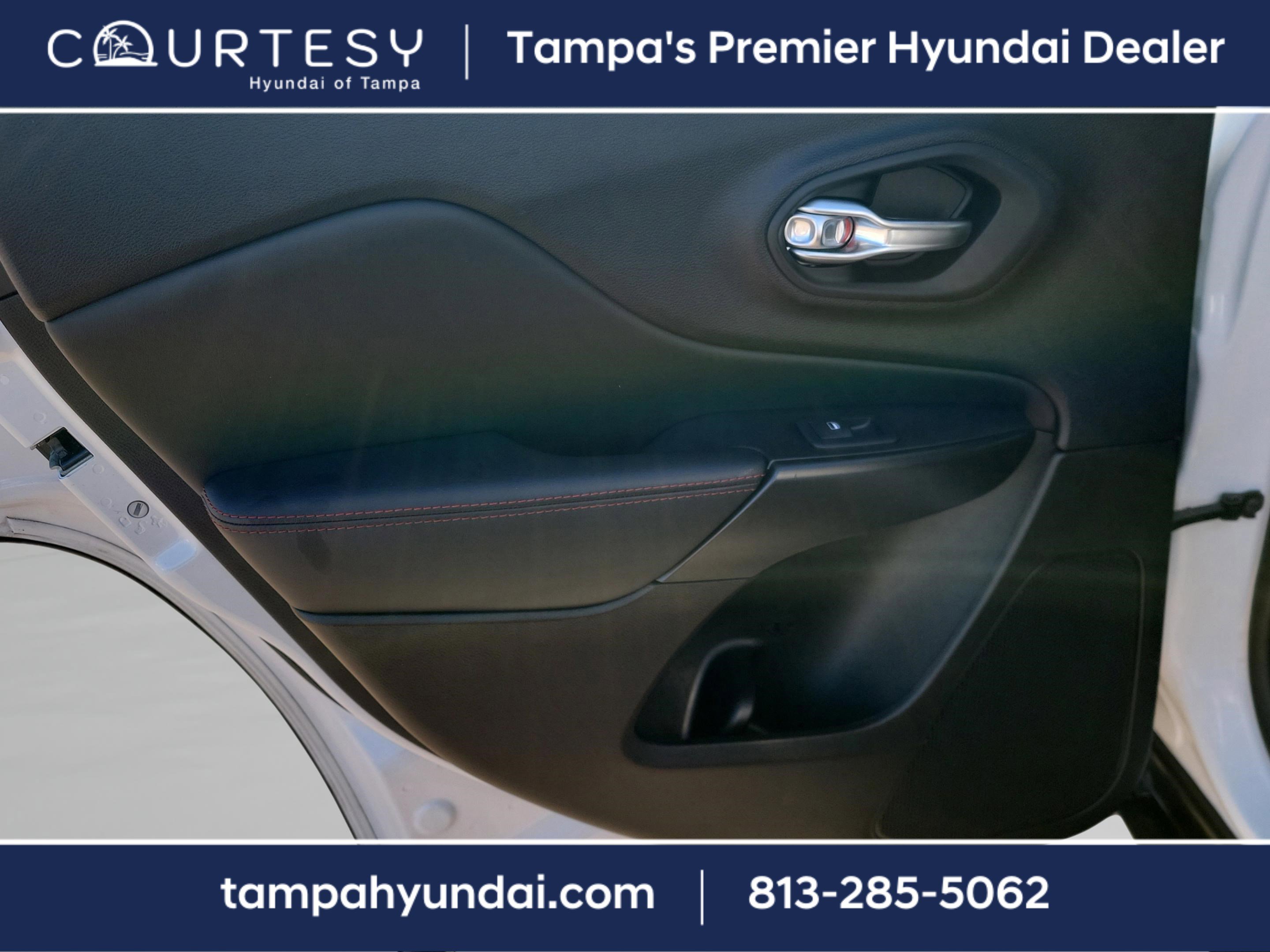 Used 2021 Jeep Cherokee Trailhawk w/ Comfort/Convenience Group image 12