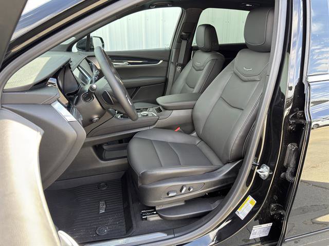 New 2026 Cadillac XT5 Premium Luxury w/ LPO, ONYX Package FWD image 19