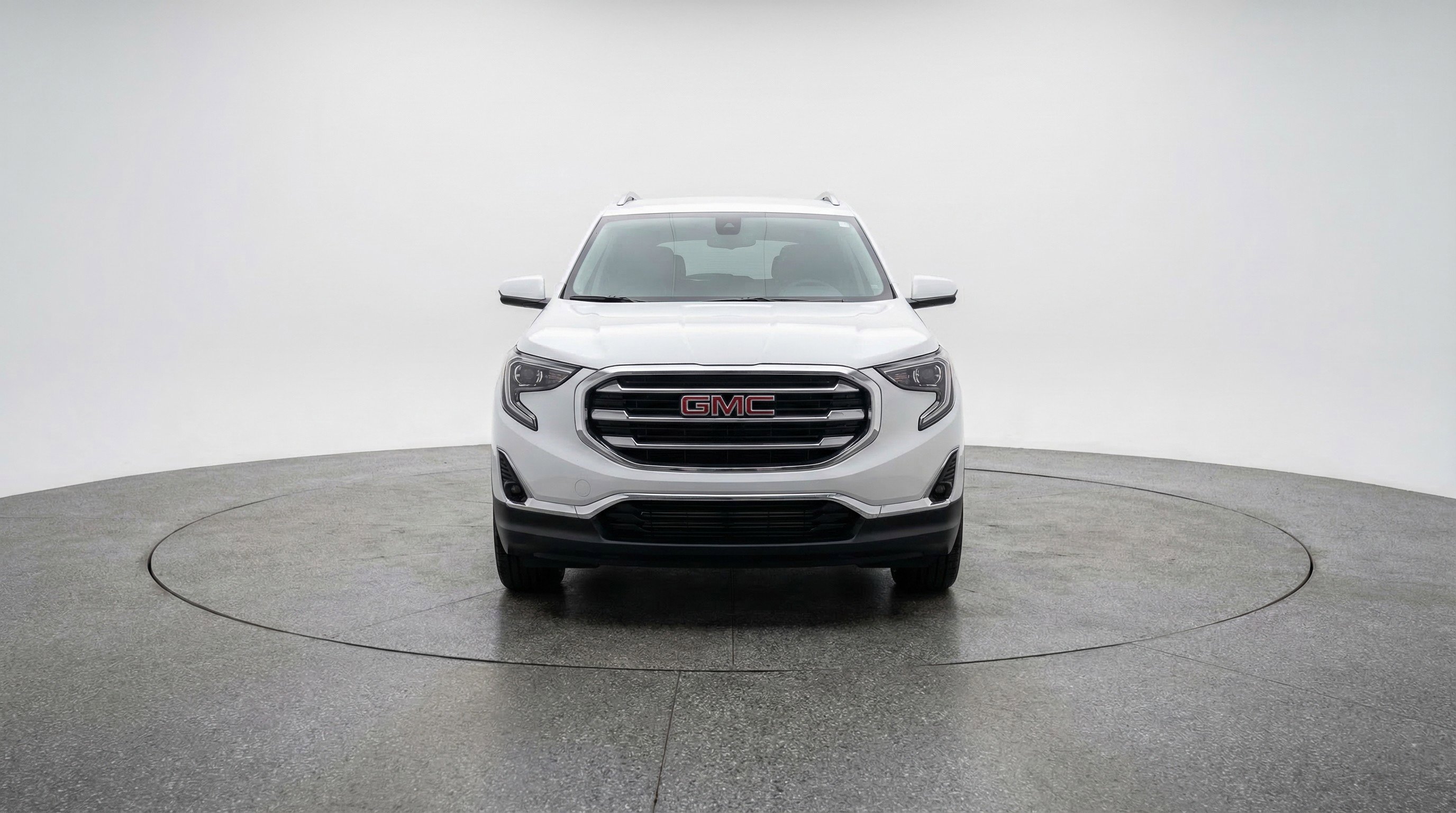 Used 2024 GMC Terrain SLE image 2