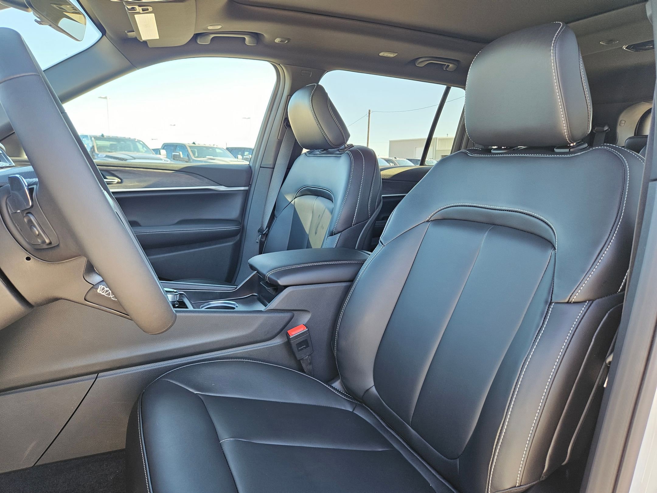 New 2025 Jeep Grand Cherokee L Limited image 12