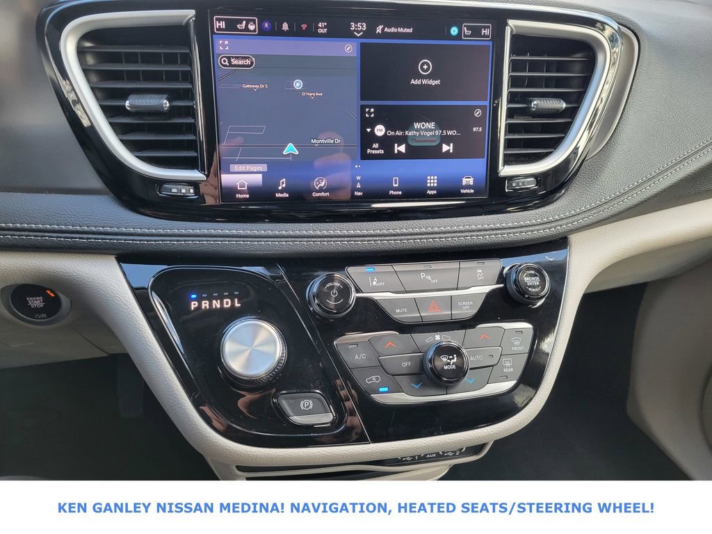 Used 2024 Chrysler Pacifica Select image 26