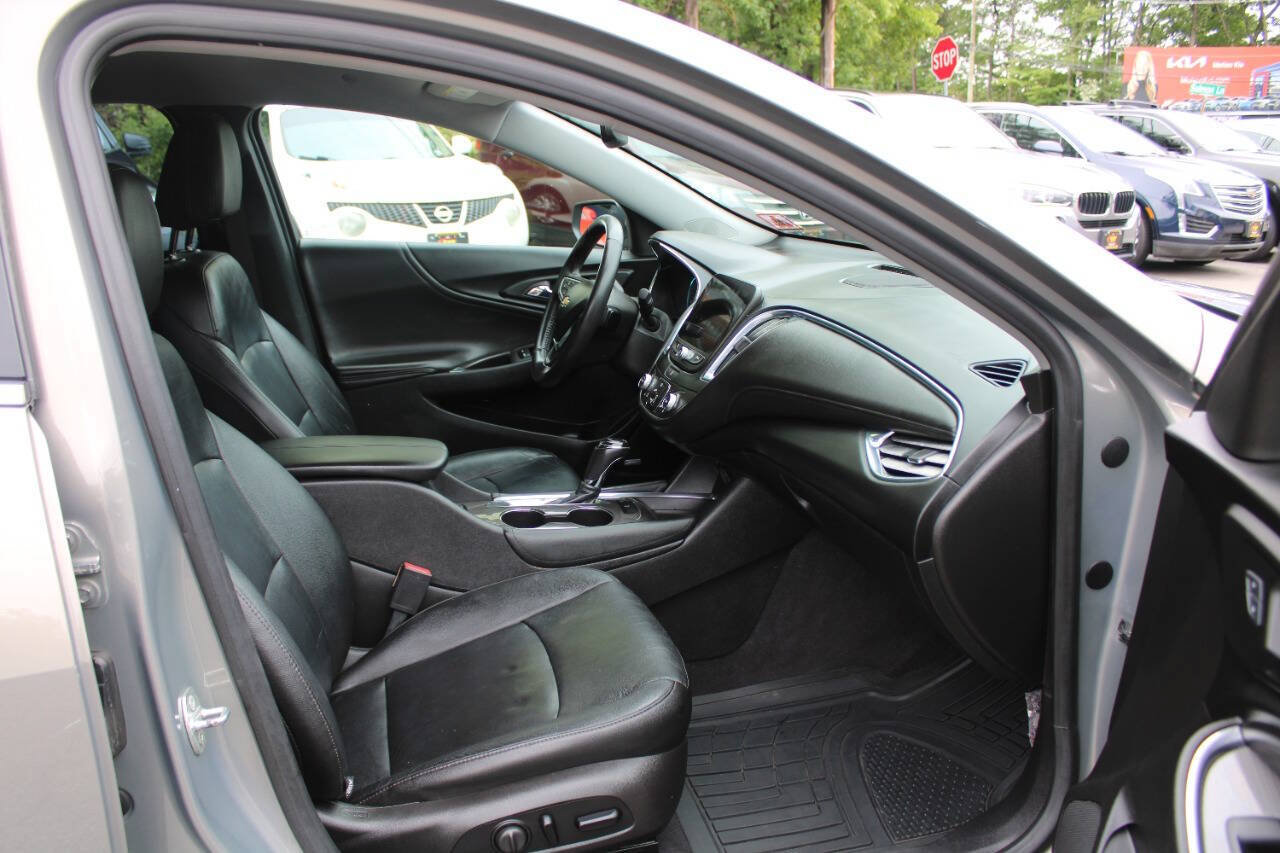 Used 2017 Chevrolet Malibu LT w/ Leather Package FWD image 29