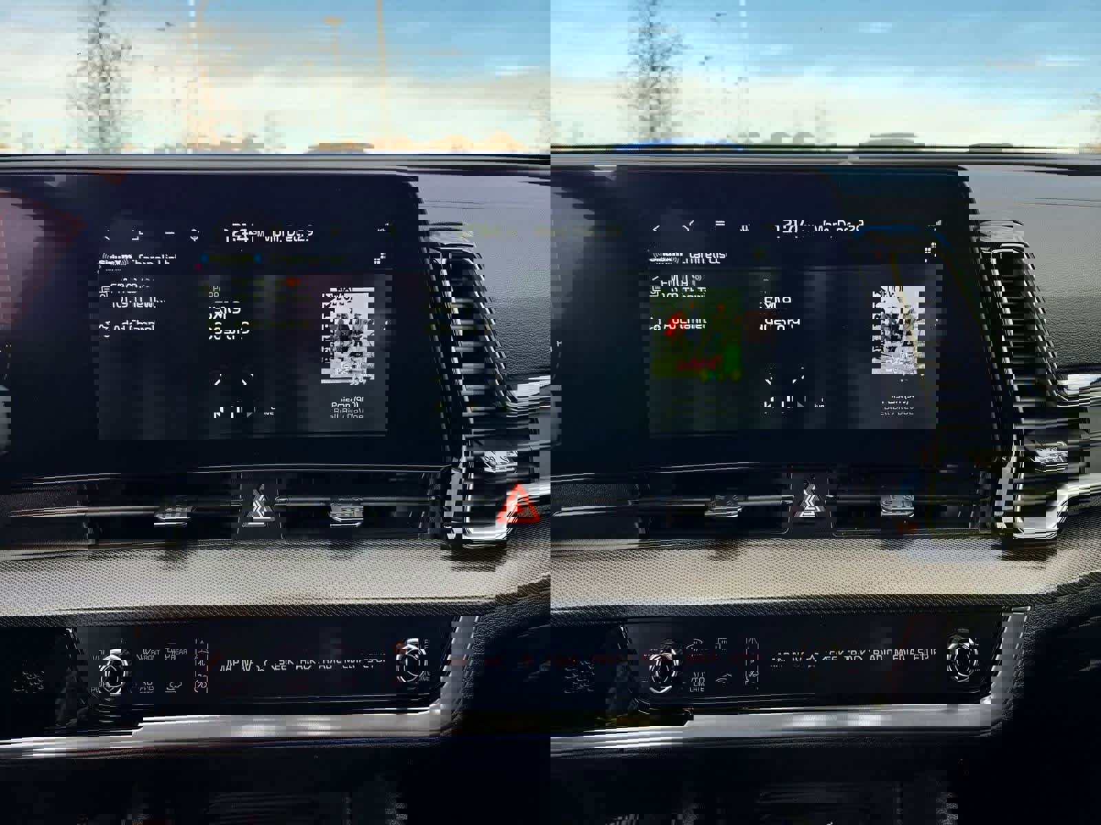 Used 2024 Kia Sportage SX image 28