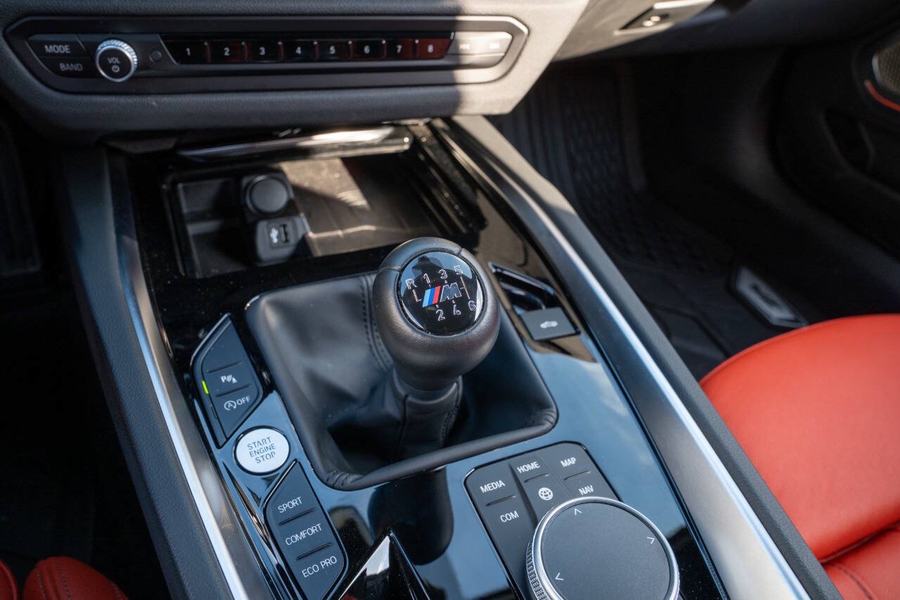 Used 2025 BMW Z4 M40i w/ Edition RWD image 33