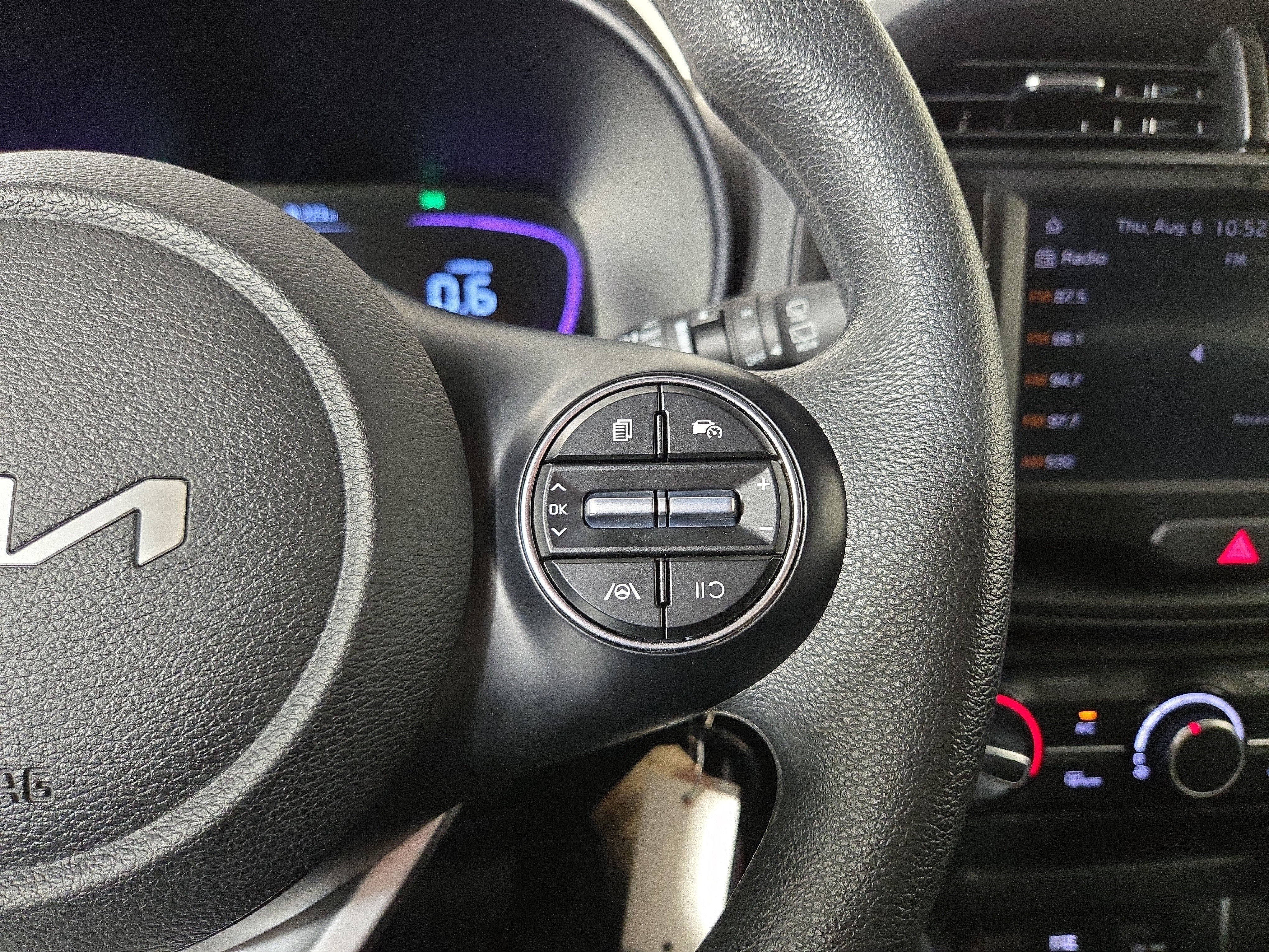 Used 2025 Kia Soul LX w/ LX Technology Package FWD image 16