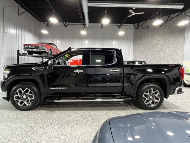 Certified 2024 GMC Sierra 1500 SLT w/ SLT Premium Plus Package AWD/4WD image 2
