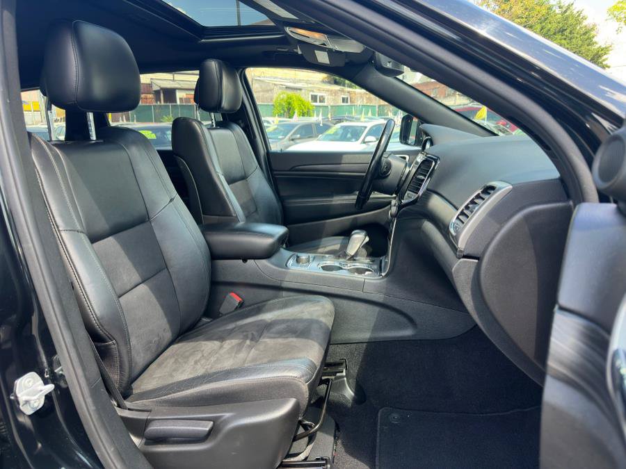 Used 2020 Jeep Grand Cherokee Laredo w/ Quick Order Package 2BN North AWD/4WD image 12