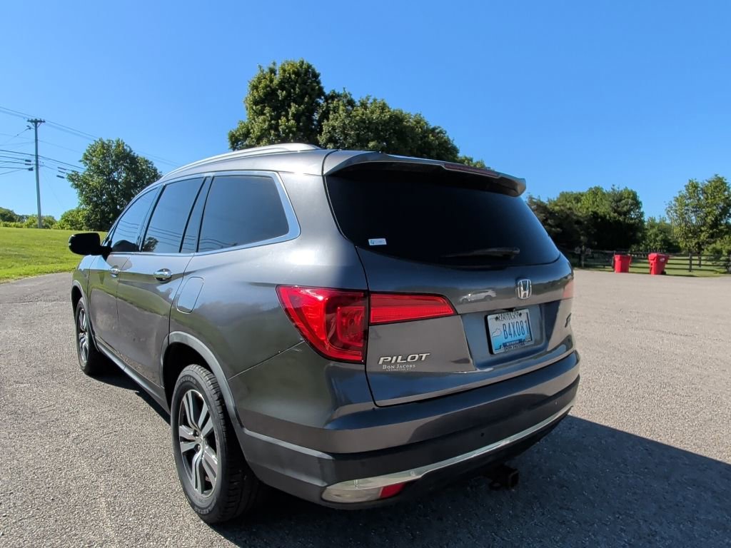 Used 2016 Honda Pilot Touring image 5