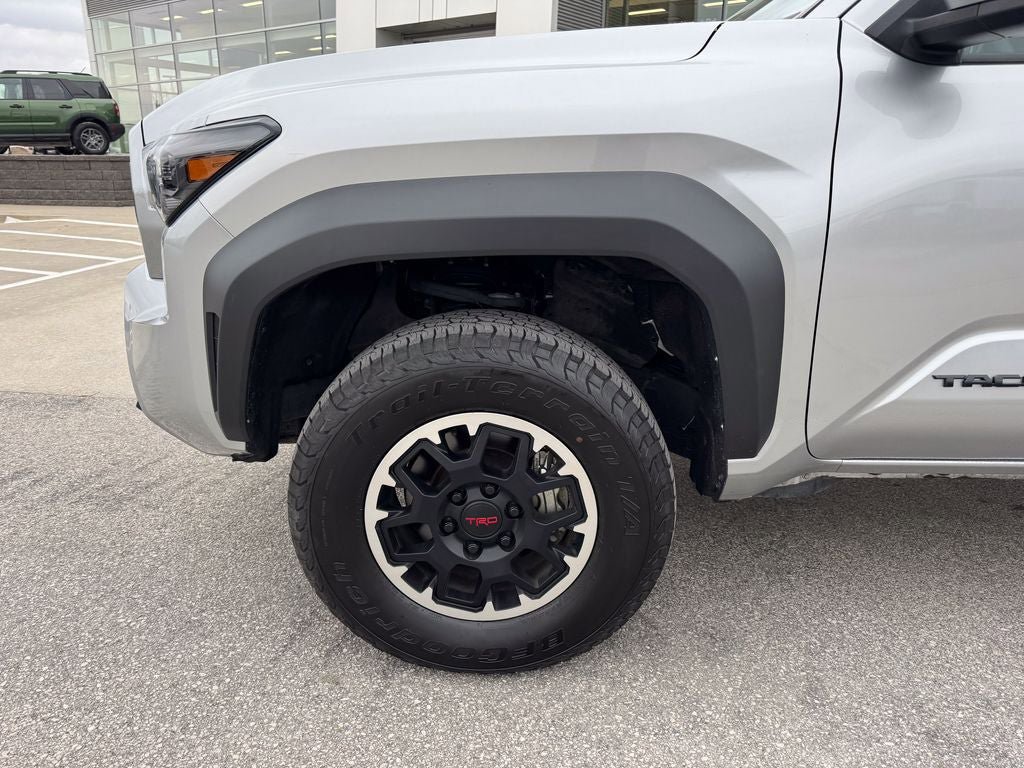 Used 2024 Toyota Tacoma TRD Off-Road AWD/4WD image 34
