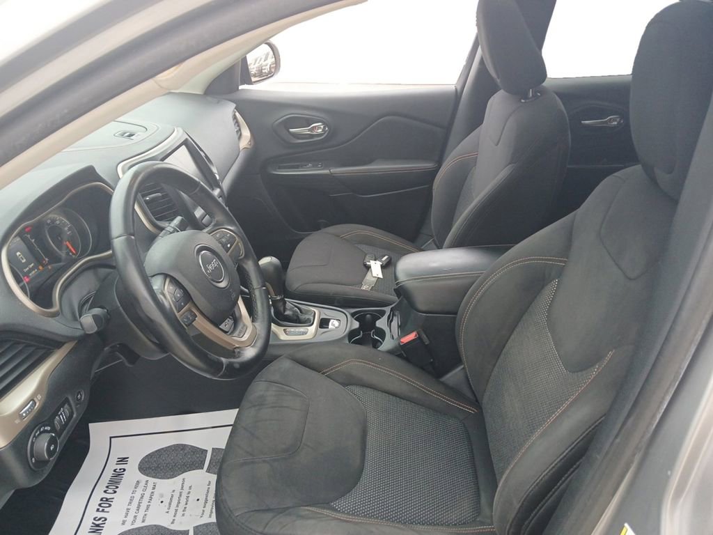 Used 2016 Jeep Cherokee 75th Anniversary image 13