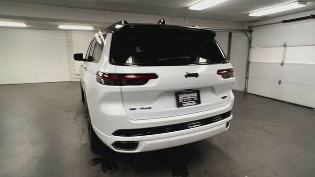Used 2023 Jeep Grand Cherokee L Summit AWD/4WD image 7