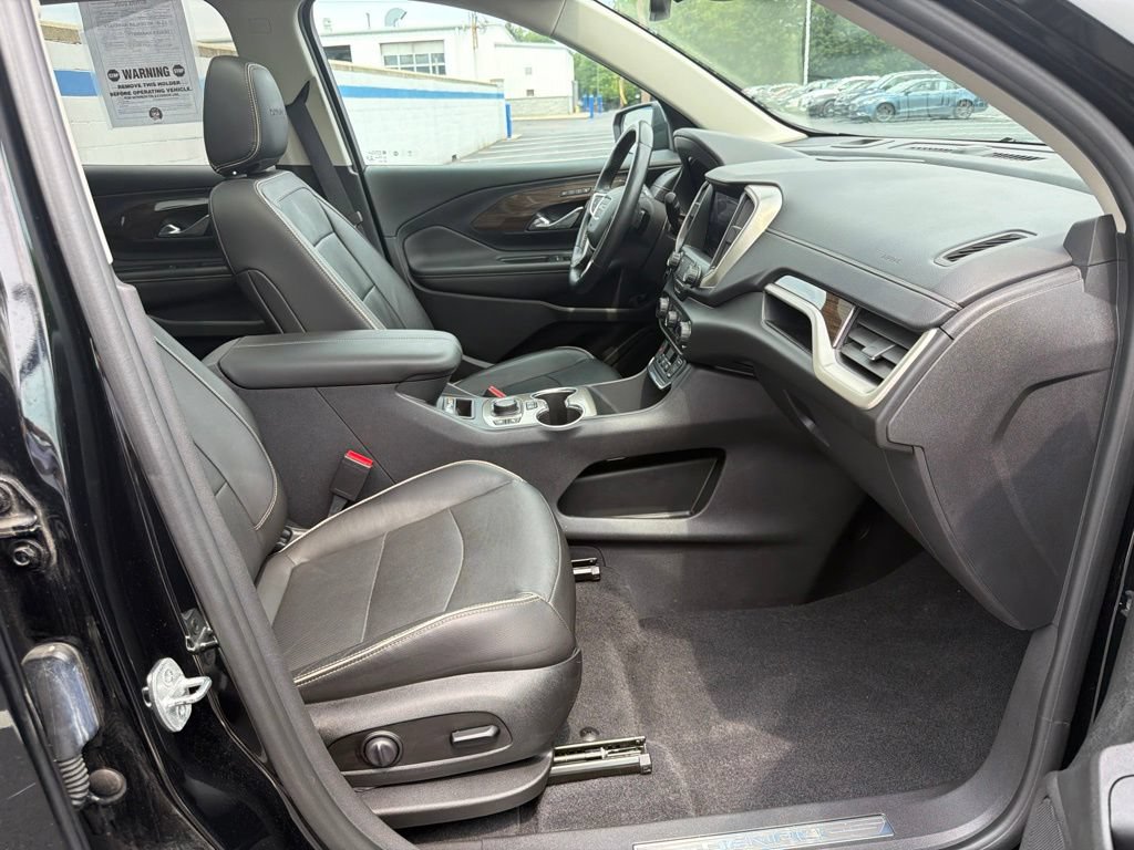 Used 2020 GMC Terrain Denali w/ Denali Premium Package FWD image 25