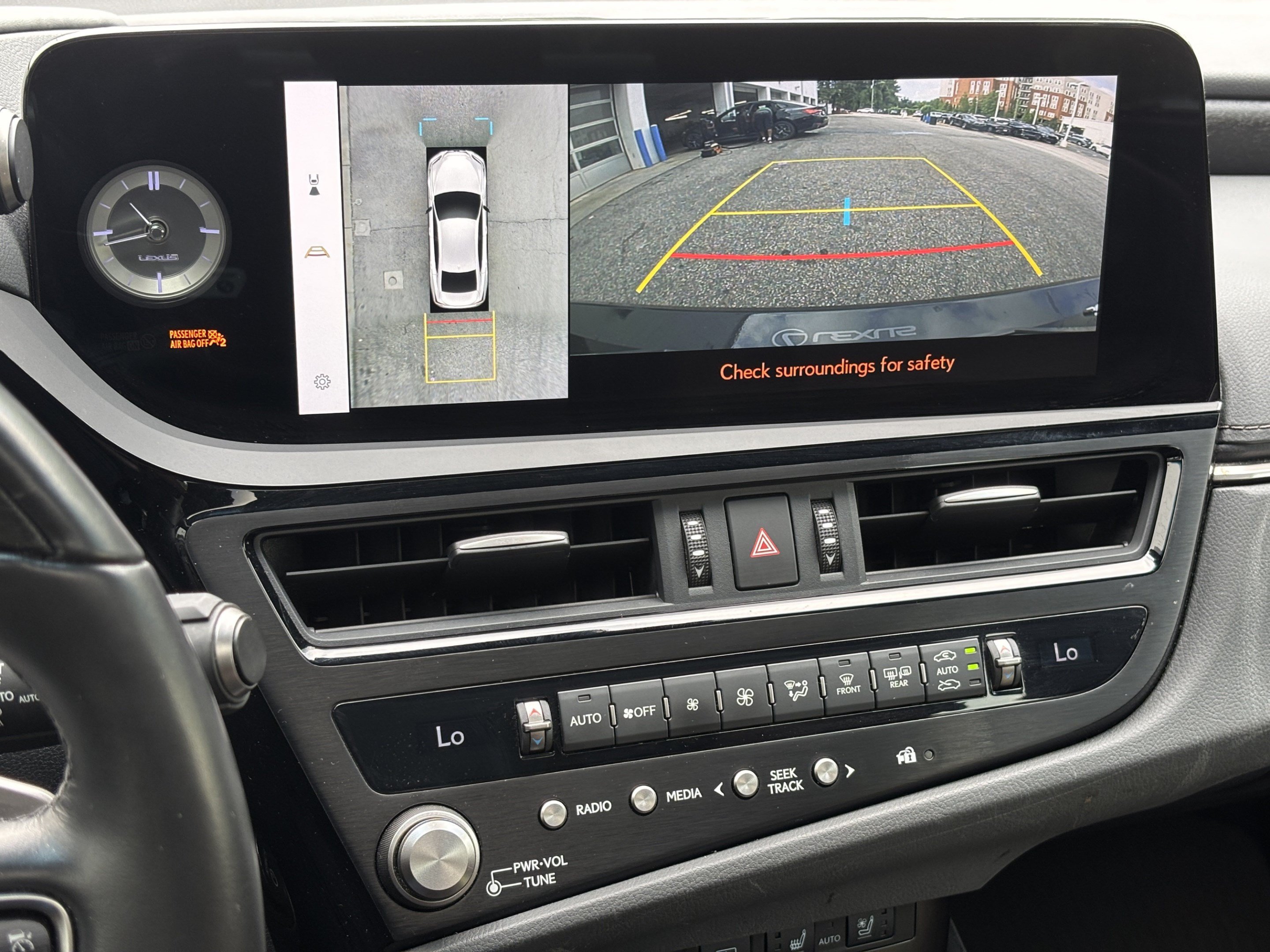 Used 2024 Lexus ES 300h Ultra Luxury w/ Accessory Package (Z2) FWD image 15