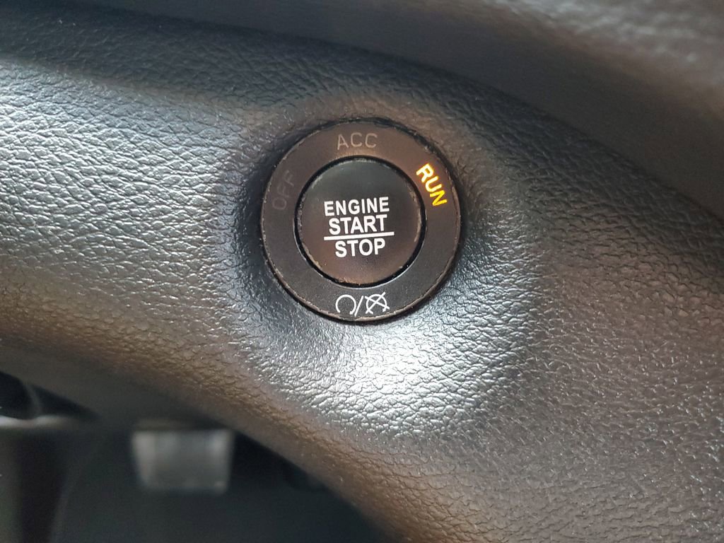 Used 2019 Jeep Cherokee Limited image 23