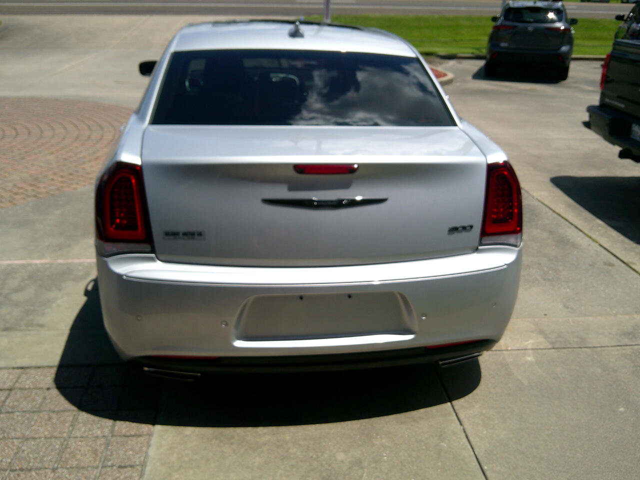 Used 2023 Chrysler 300 Touring L w/ Popular Equipment Group image 3