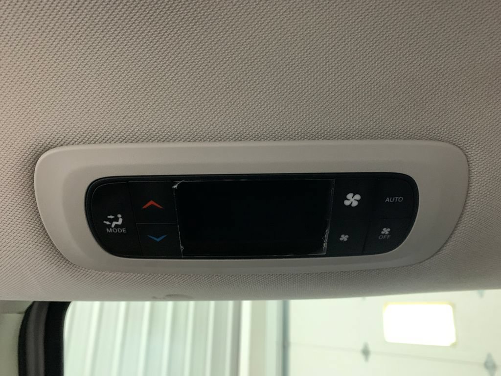 Used 2024 Chrysler Pacifica Touring-L FWD image 22