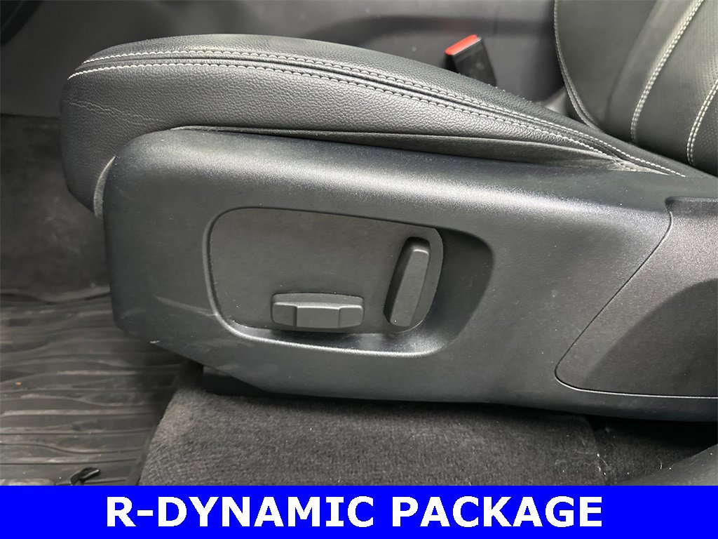 Used 2018 Land Rover Range Rover Velar R-Dynamic SE image 10