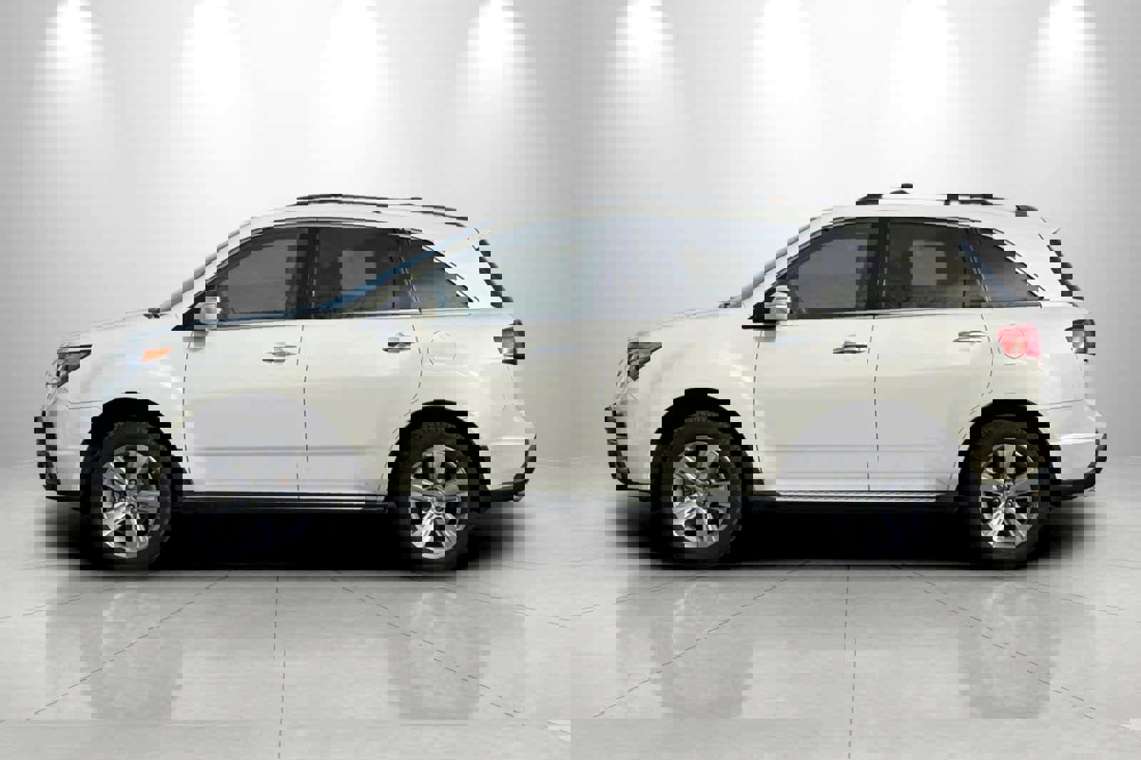 Used 2013 Acura MDX w/ Technology & Entertainment image 2