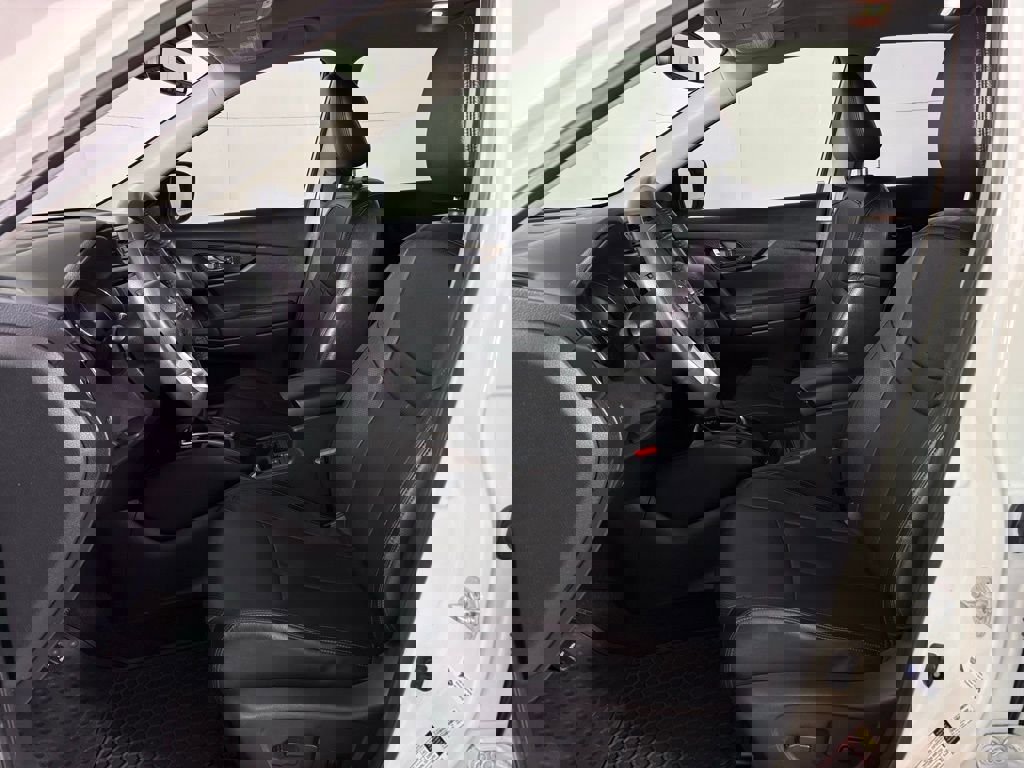 Used 2017 Nissan Rogue SL w/ SL Premium Package image 16