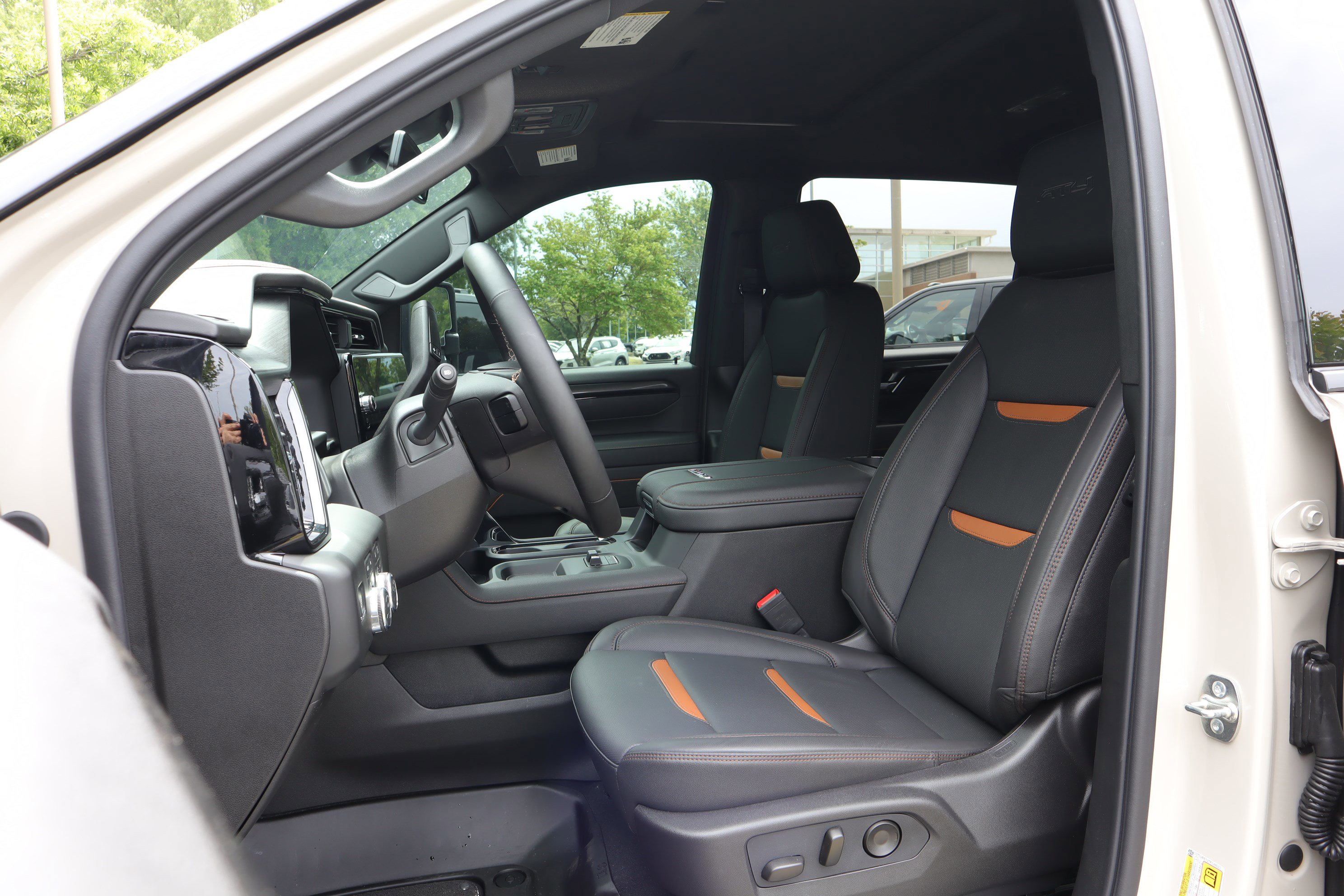 Used 2026 GMC Sierra 2500 AT4 w/ LPO, Black Badging Package AWD/4WD image 10