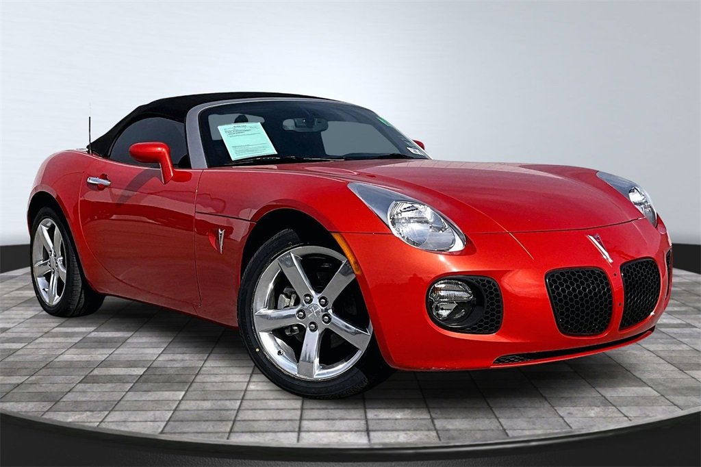 Used 2008 Pontiac Solstice GXP w/ Premium Package image 2