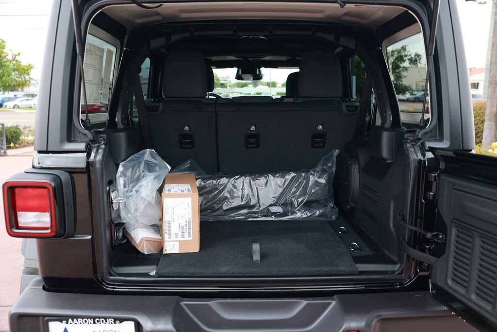 New 2026 Jeep Wrangler Unlimited Sport image 33