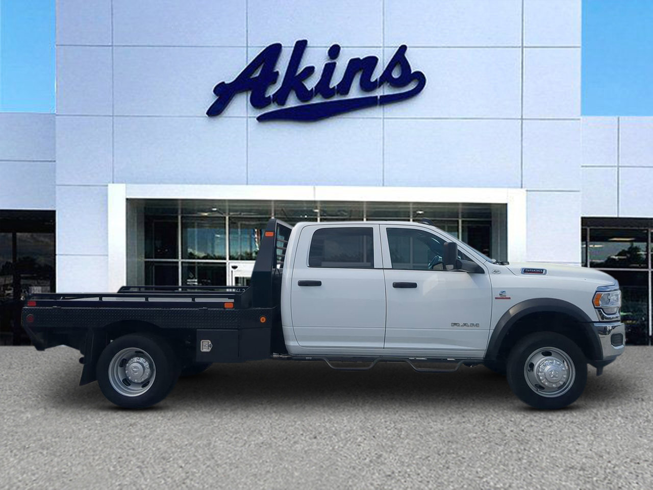 Used 2022 RAM 5500 Tradesman w/ Chrome Appearance Group image 1