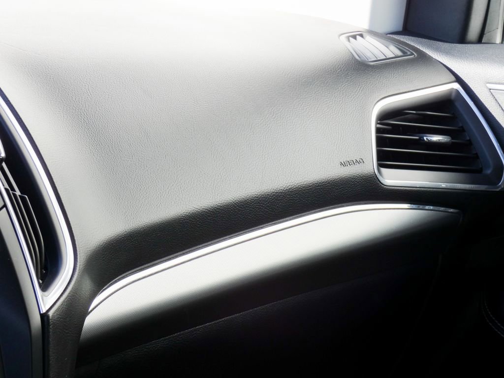 Used 2022 Ford Edge Titanium image 23