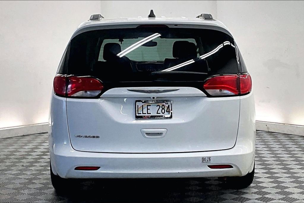 Used 2021 Chrysler Voyager Lxi image 3