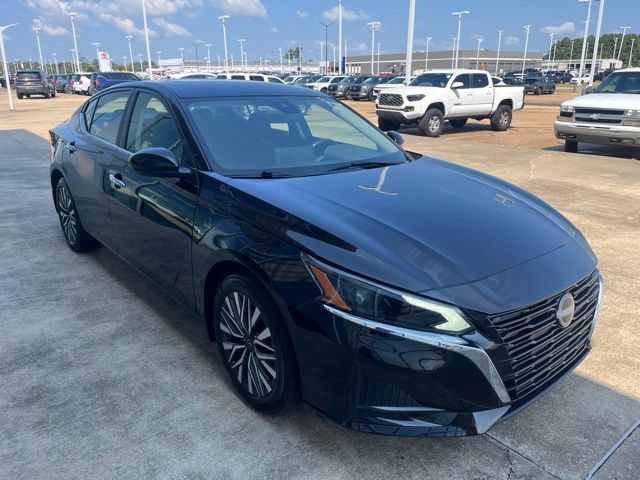 Used 2025 Nissan Altima 2.5 SV w/ SV Premium Package FWD image 5