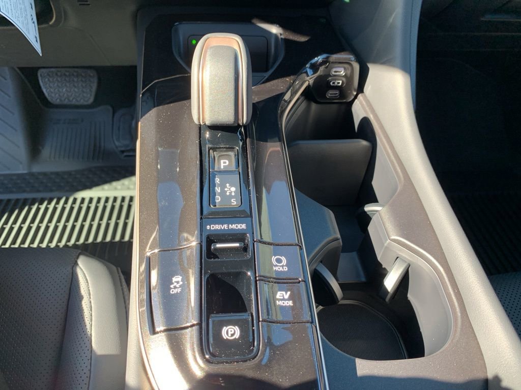 New 2025 Toyota Crown Signia image 23