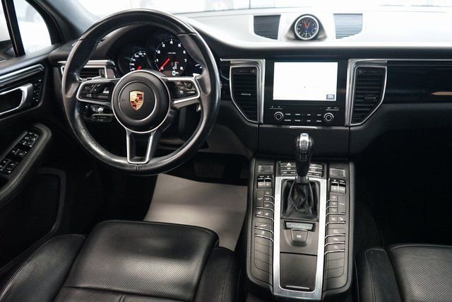 Used 2018 Porsche Macan image 11