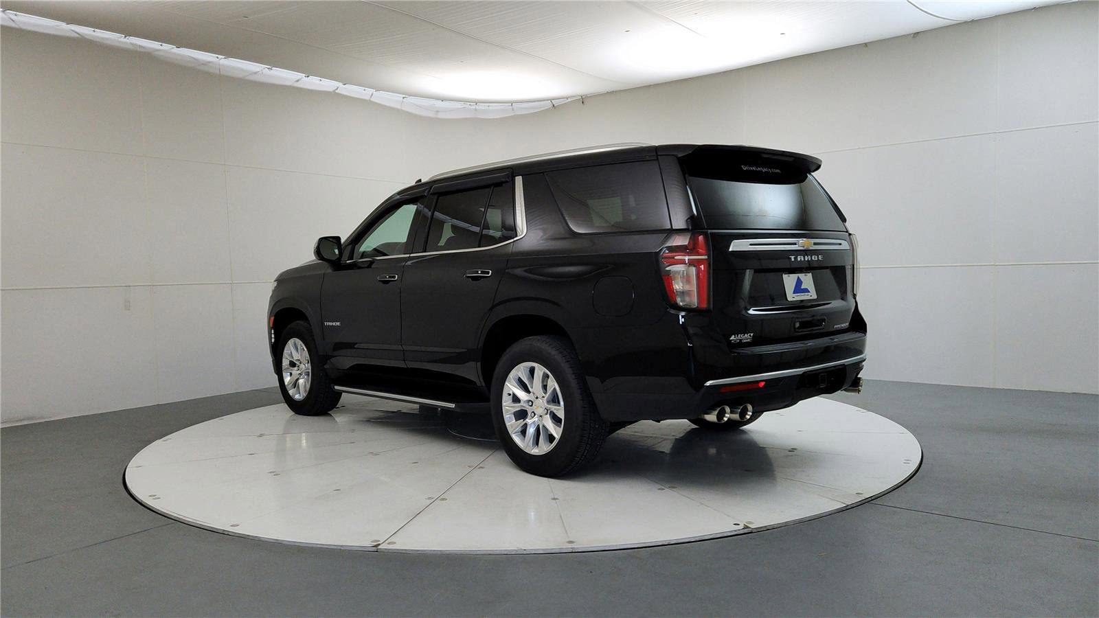 Used 2024 Chevrolet Tahoe Premier AWD/4WD image 5