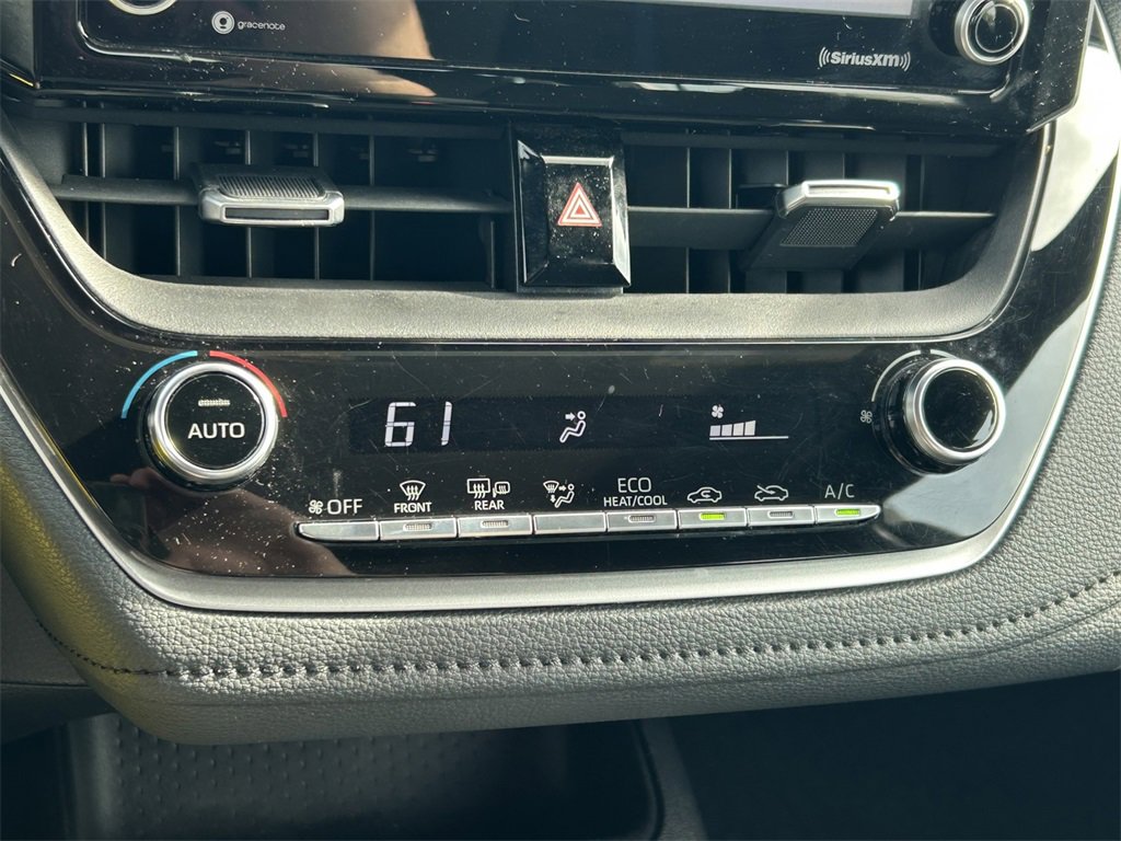 Used 2022 Toyota Corolla SE image 25